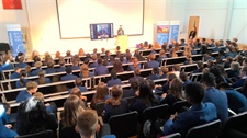 Meta Speaker Inspires Students with Cutting-Edge Insights into VR, Smart Glasses, and Future Careers